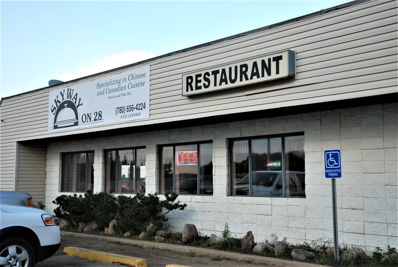 Country Garden Inn & Restaurant Smoky Lake 외부 사진